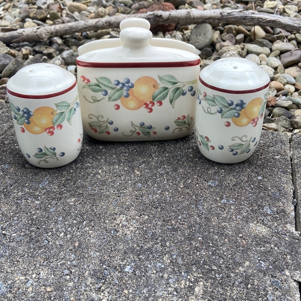 vintage jay imports Co. set of ceramic salt and pepper shakes and napkin holder